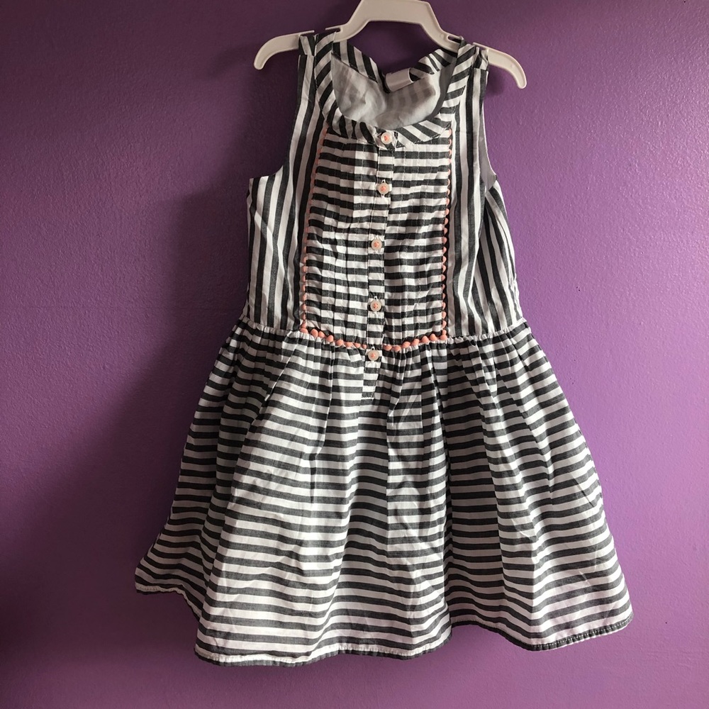 Toddler dress 4T NWT pretty dress
